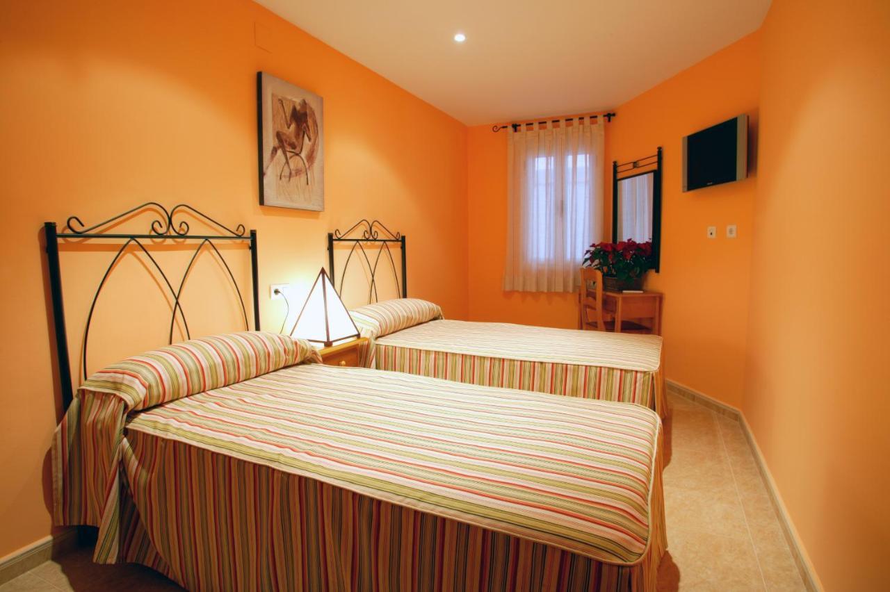 Apartamentos Hotel 77 Ayora Eksteriør bilde