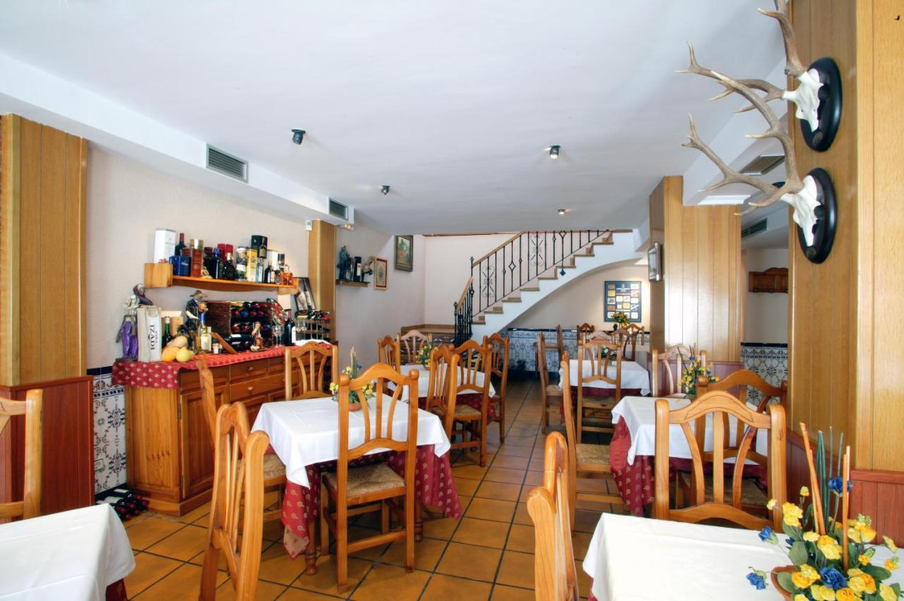 Apartamentos Hotel 77 Ayora Eksteriør bilde